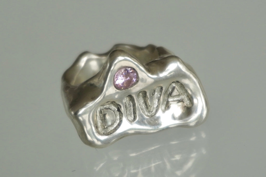 DIVA Ring