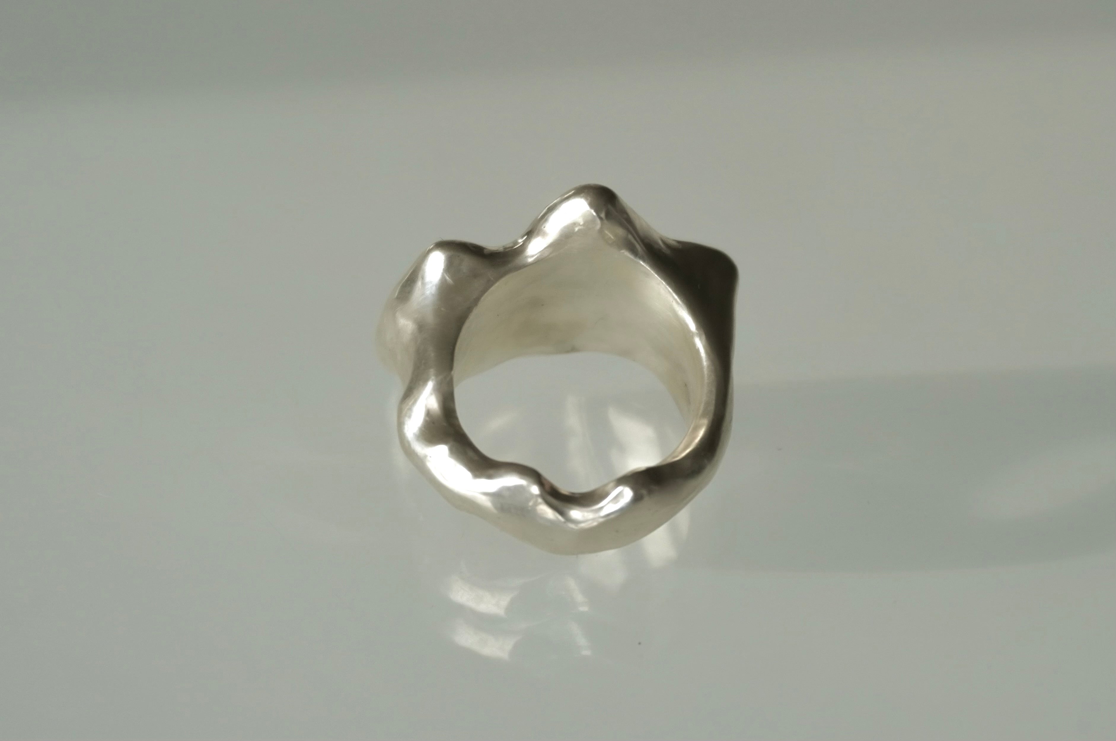 DIVA Ring