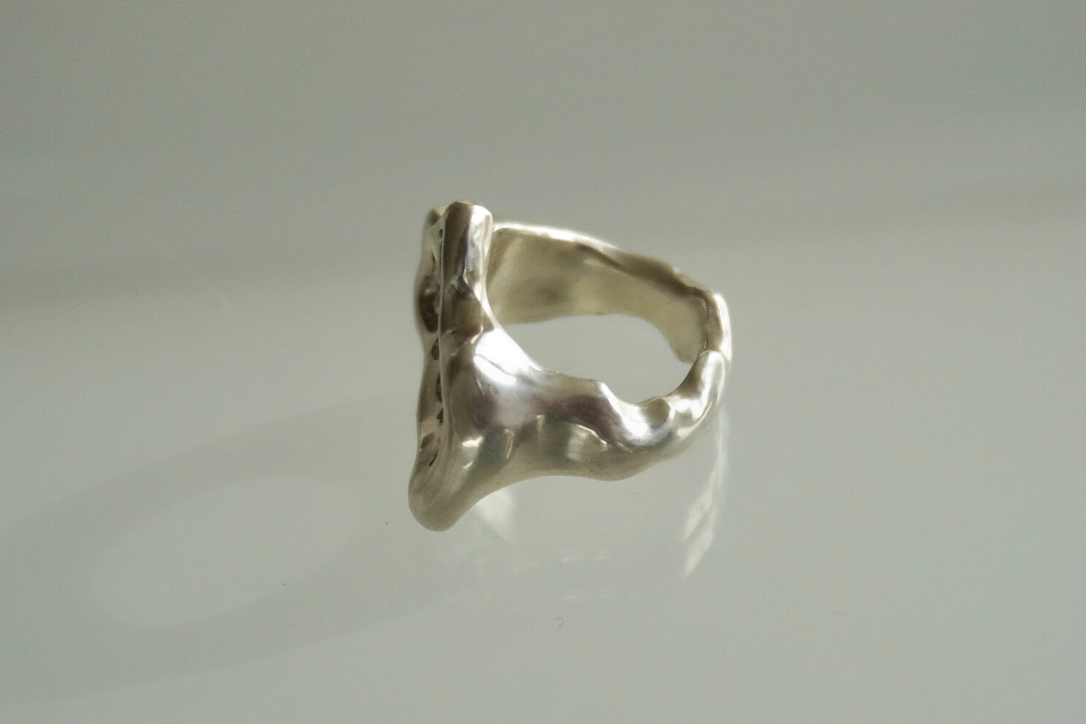 DIVA Ring